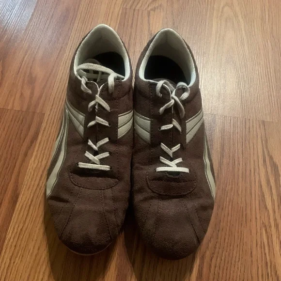 Brown and Cream sneakers. Size 7.5 - Picture 2 of 3